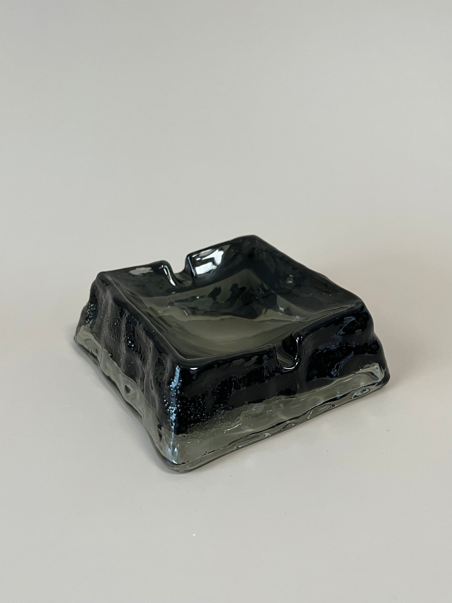 Unique Glass Ashtray Design - Sleek Black “Volcano” Edition