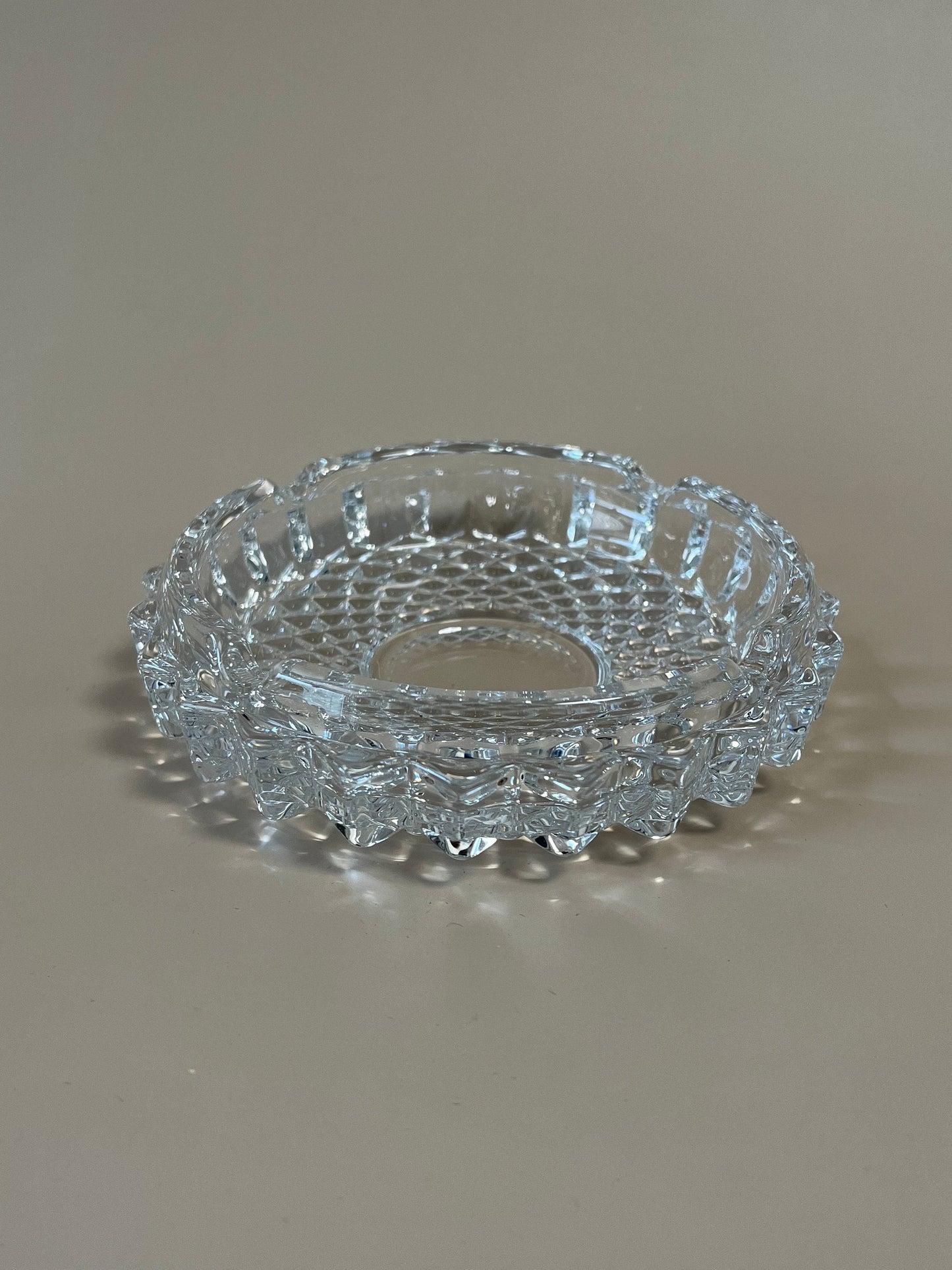 European Style Ashtray, Vintage & Sleek Aesthetic, Glass Ash Tray