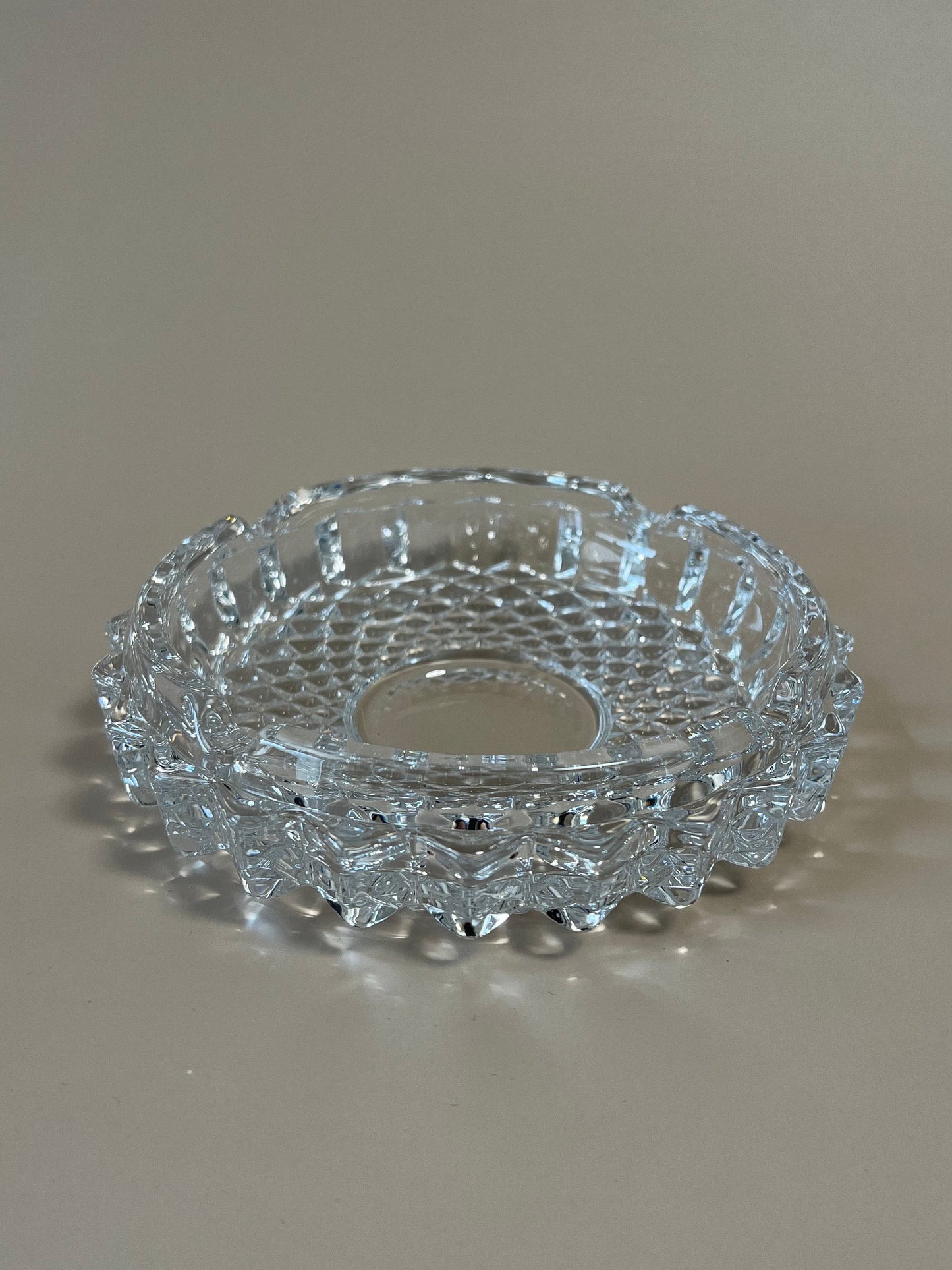 European Style Ashtray, Vintage & Sleek Aesthetic, Glass Ash Tray