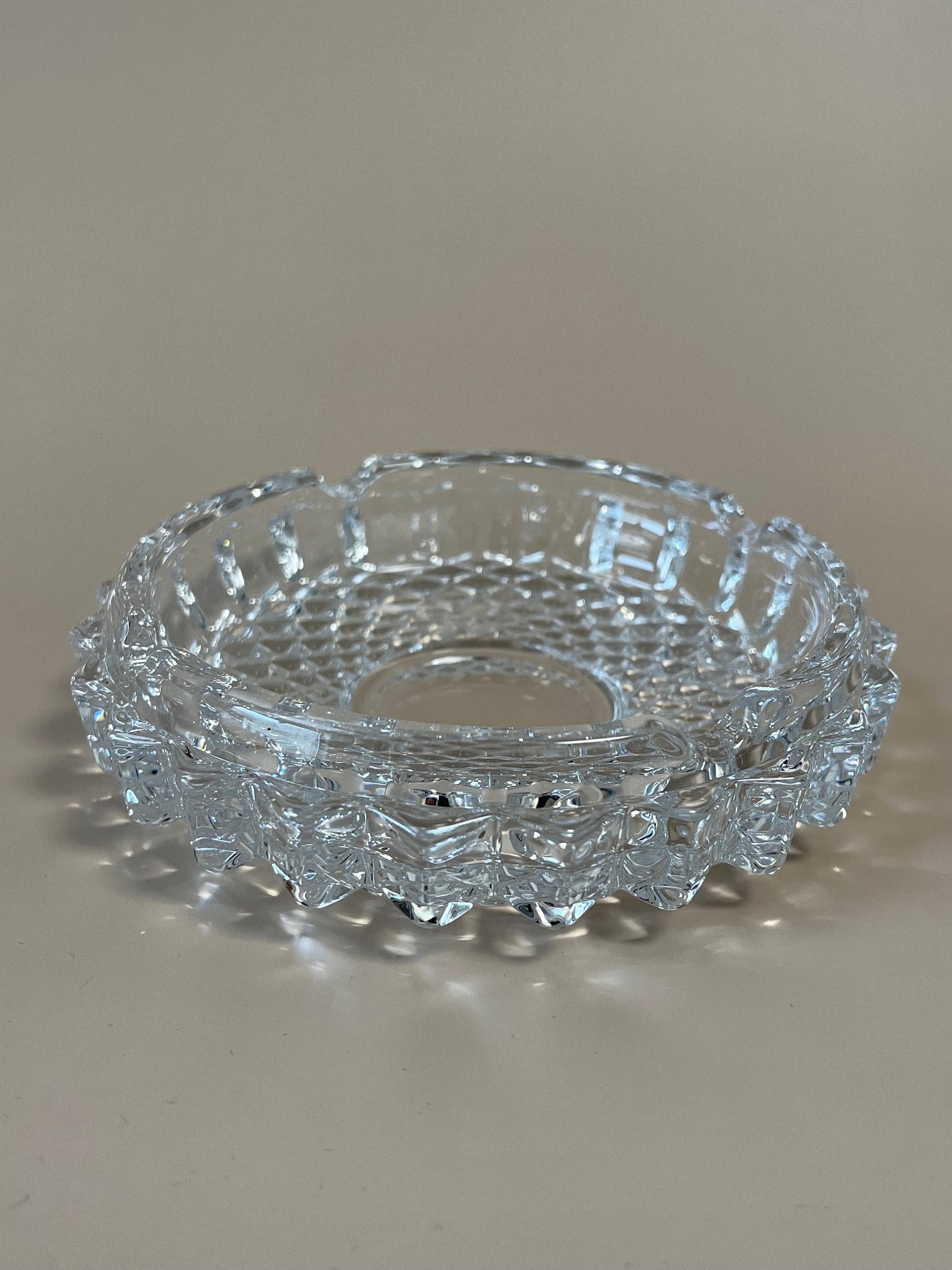 European Style Ashtray, Vintage & Sleek Aesthetic, Glass Ash Tray